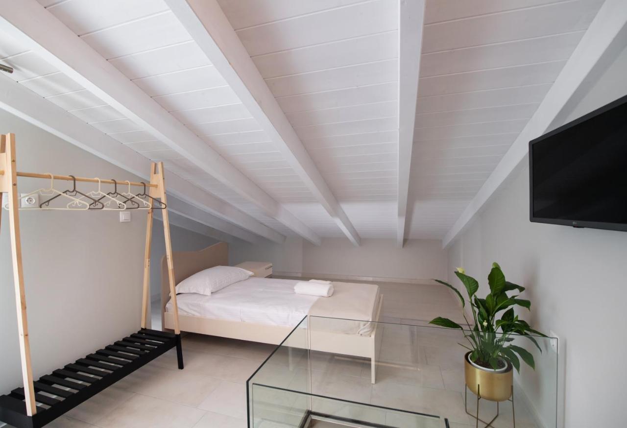 Bianco Stylish Maisonette Nikiana Exterior photo